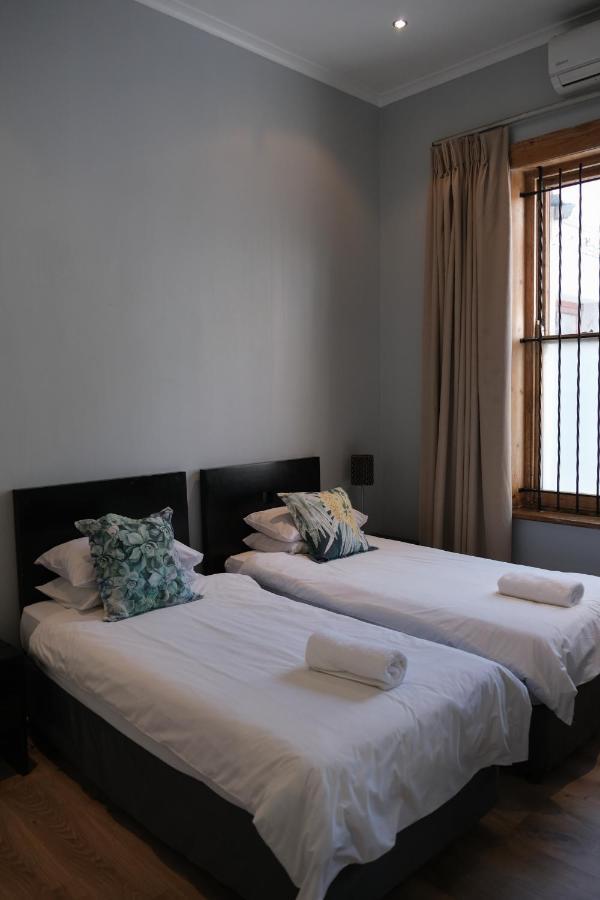 Daddy Long Legs Self Catering Apartments Cape Town Exterior photo